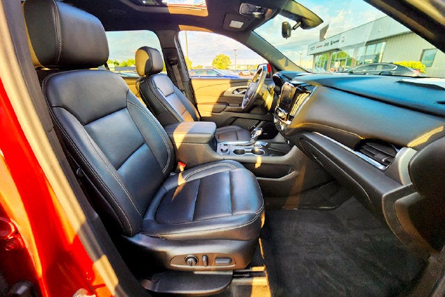 2022 Chevrolet Traverse LT Leather