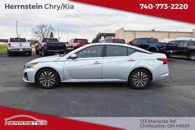 2023 Nissan Altima SV FWD