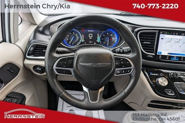 2022 Chrysler Pacifica Touring L in Chillicothe, OH - Herrnstein Auto Group