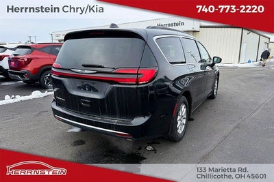 2022 Chrysler Pacifica Touring L