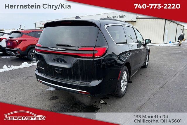 2022 Chrysler Pacifica Touring L