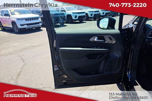 2027 Chrysler Pacifica PACIFICA SELECT