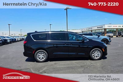 2027 Chrysler Pacifica PACIFICA SELECT