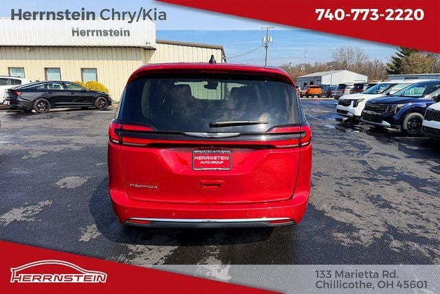 2024 Chrysler Pacifica Touring L