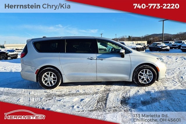 2023 Chrysler Pacifica Touring L