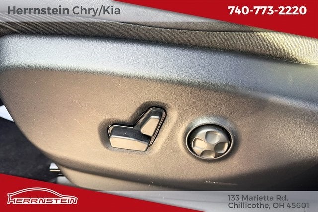 2026 Chrysler Voyager VOYAGER LX