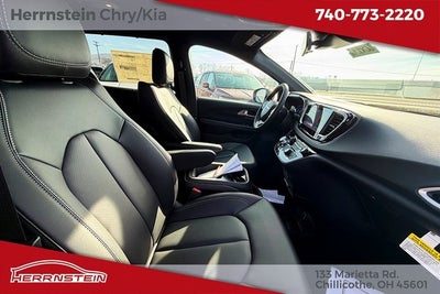 2026 Chrysler Voyager VOYAGER LX