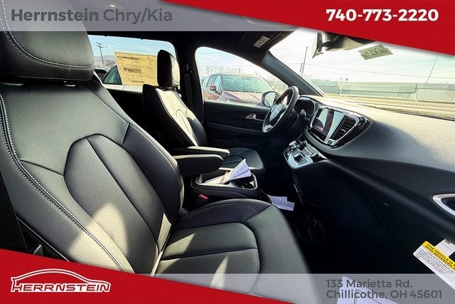 2026 Chrysler Voyager VOYAGER LX