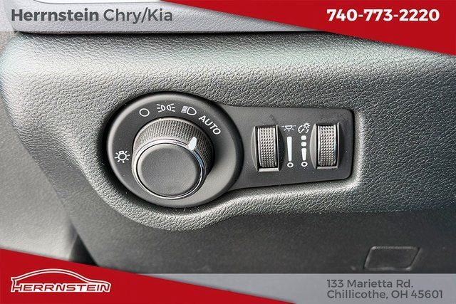 2026 Chrysler Voyager VOYAGER LX