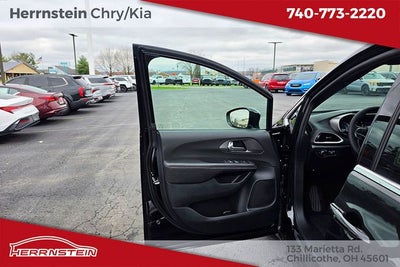 2026 Chrysler Voyager VOYAGER LX