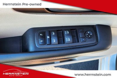2024 Chrysler Voyager LX