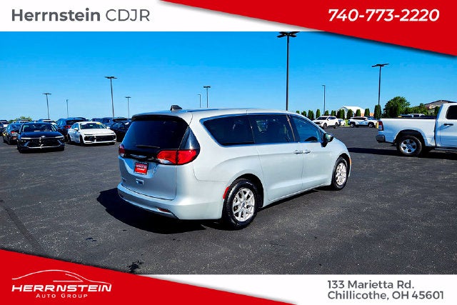 2024 Chrysler Voyager LX