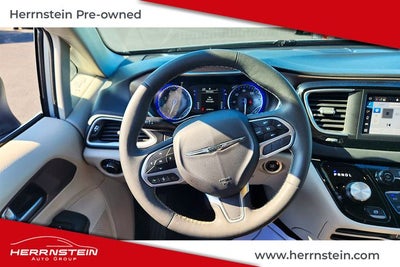 2024 Chrysler Voyager LX