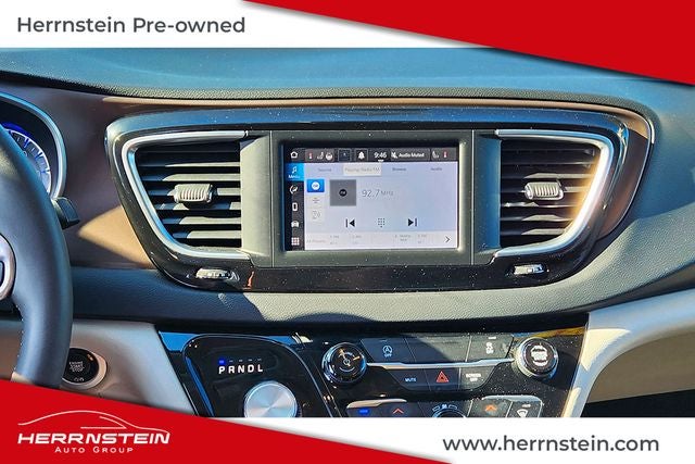 2024 Chrysler Voyager LX