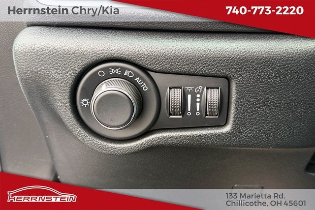 2026 Chrysler Voyager VOYAGER LX