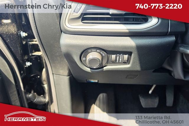 2026 Chrysler Voyager VOYAGER LX