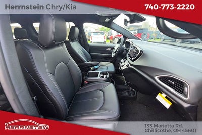 2026 Chrysler Voyager VOYAGER LX