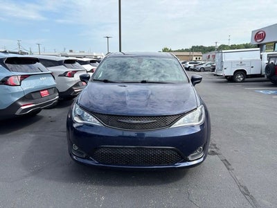 2020 Chrysler Pacifica Touring