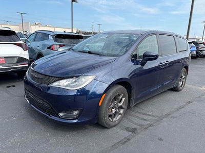 2020 Chrysler Pacifica Touring