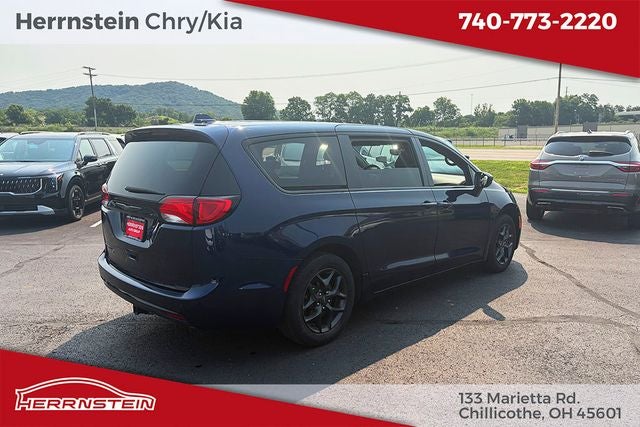 2020 Chrysler Pacifica Touring