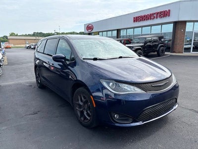 2020 Chrysler Pacifica Touring