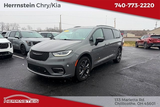 2023 Chrysler Pacifica Touring L