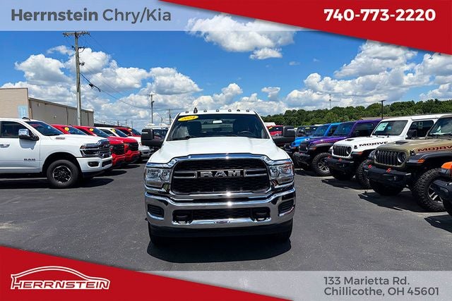 2024 RAM 3500 Tradesman Crew Cab 4x4 6'4' Box
