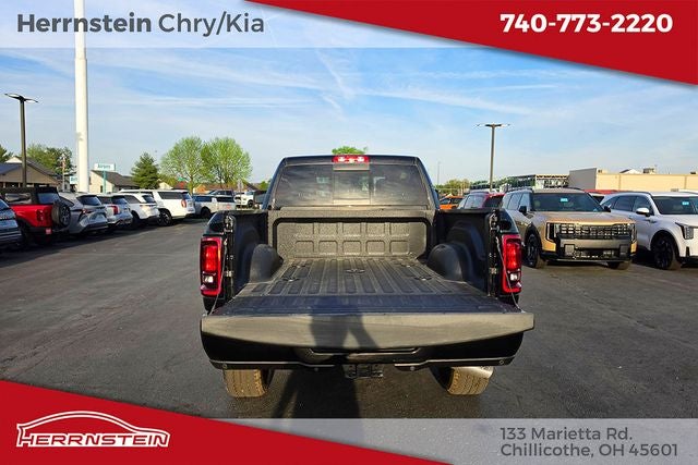 2026 RAM Ram 2500 RAM 2500 BLACK EXPRESS CREW CAB 4X4 6'4' BOX
