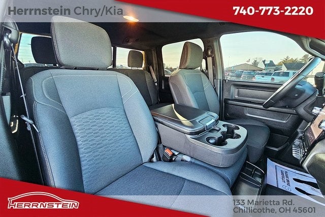 2025 RAM 3500 Tradesman Crew Cab 4x4 8' Box