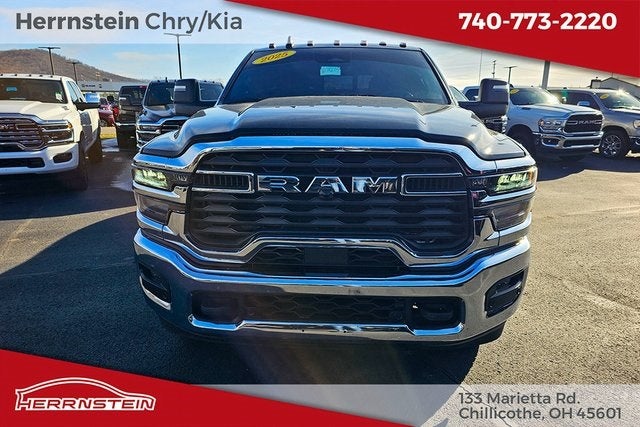 2025 RAM 3500 Tradesman Crew Cab 4x4 8' Box
