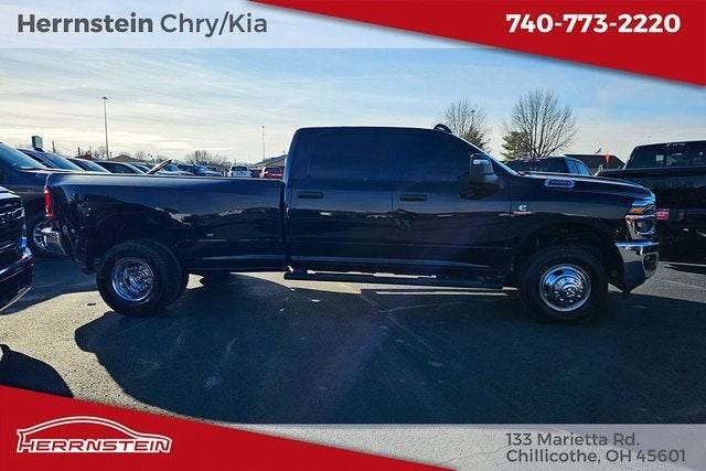 2025 RAM 3500 Tradesman Crew Cab 4x4 8' Box