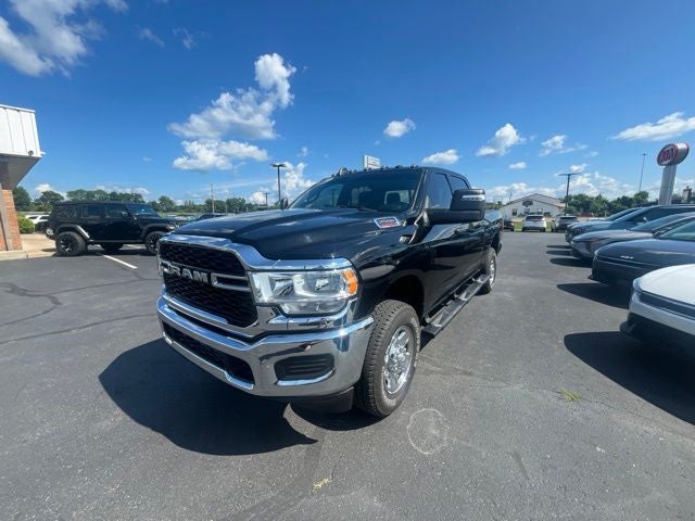 2024 RAM 2500 Tradesman Crew Cab 4x4 6'4' Box