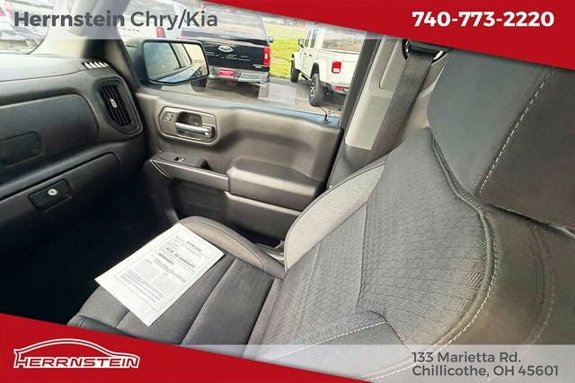 2022 Chevrolet Silverado 1500 4WD Crew Cab Short Bed Custom