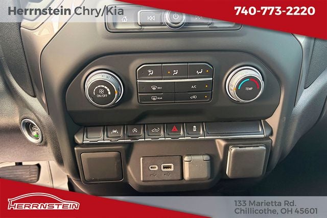 2022 Chevrolet Silverado 1500 4WD Crew Cab Short Bed Custom