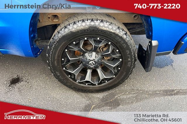 2022 Chevrolet Silverado 1500 4WD Crew Cab Short Bed Custom