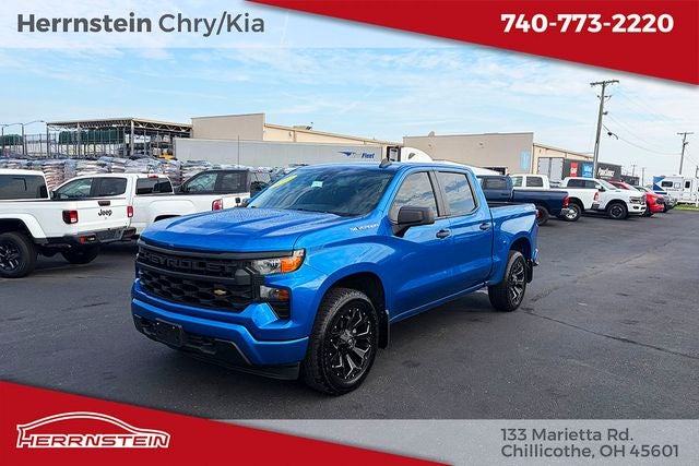 2022 Chevrolet Silverado 1500 4WD Crew Cab Short Bed Custom