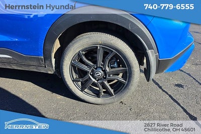 2024 Nissan Kicks SR Xtronic CVT
