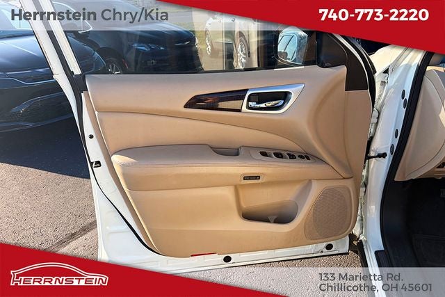 2016 Nissan Pathfinder SL