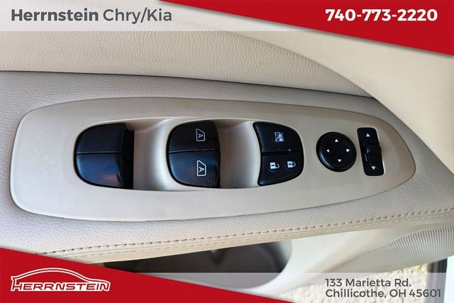 2016 Nissan Pathfinder SL