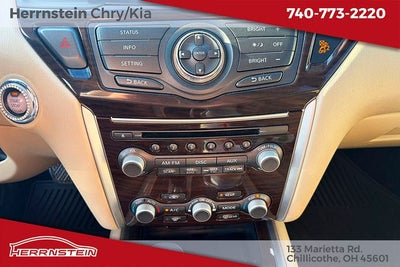 2016 Nissan Pathfinder SL