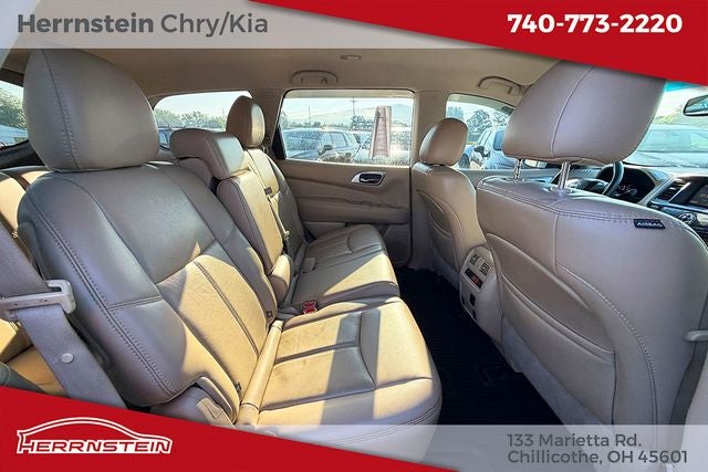 2016 Nissan Pathfinder SL