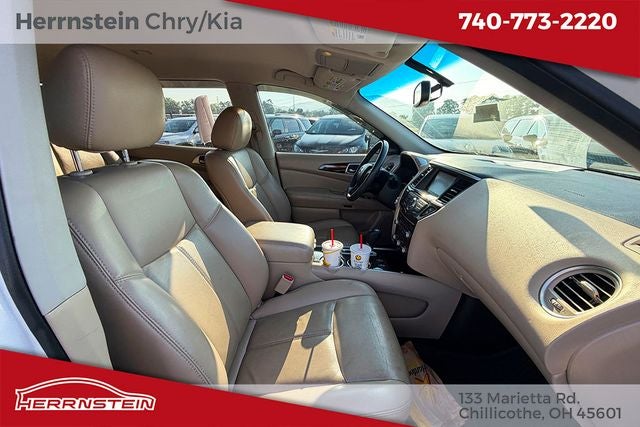 2016 Nissan Pathfinder SL