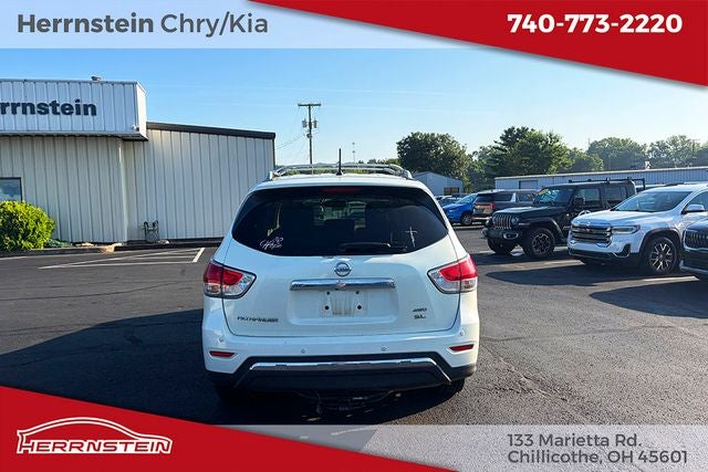 2016 Nissan Pathfinder SL