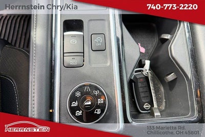 2023 Nissan Pathfinder SL 4WD