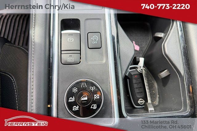 2023 Nissan Pathfinder SL 4WD