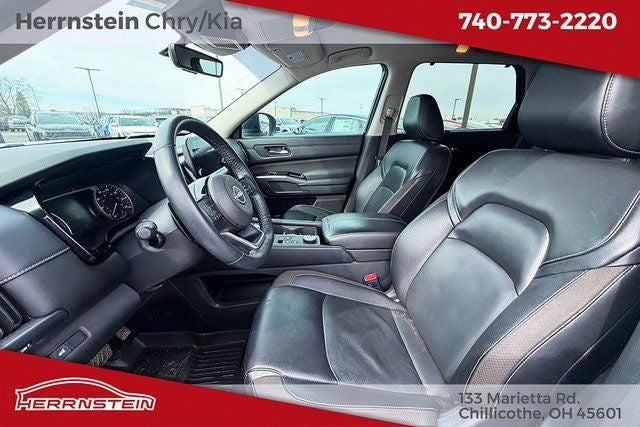 2023 Nissan Pathfinder SL 4WD