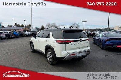 2023 Nissan Pathfinder SL 4WD