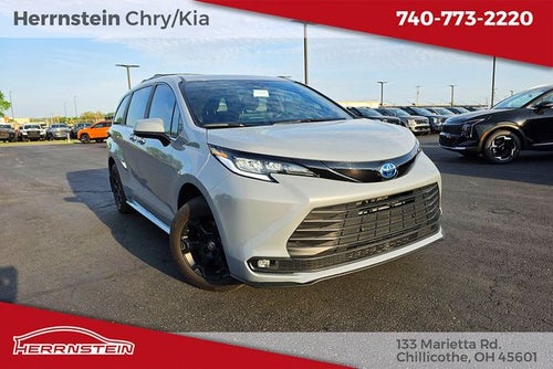 2025 Toyota Sienna Woodland Edition