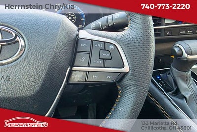 2025 Toyota Sienna Woodland Edition