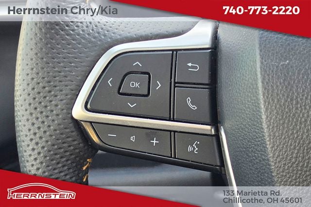 2025 Toyota Sienna Woodland Edition